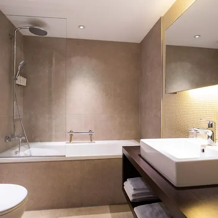 Отель Park By Radisson Centre 3*